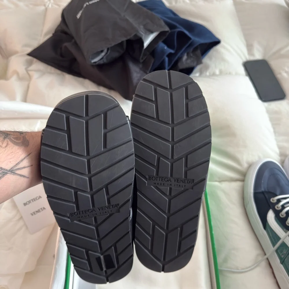 Bottega Veneta Black Leather Crisscross Slide Sandals